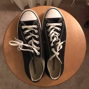 Low top black Converse